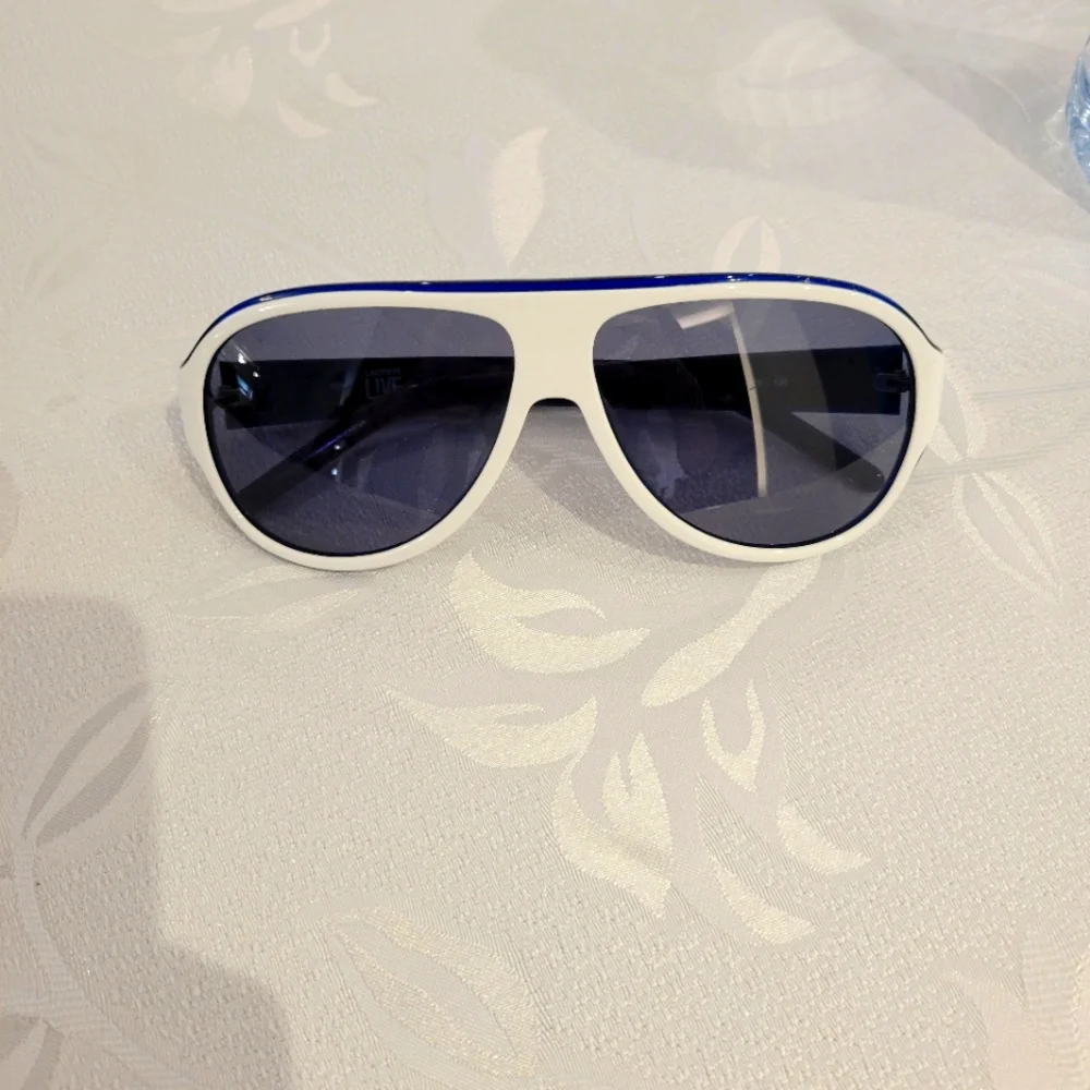 LACOSTE  White Frame Sunglasses with Blue Trim NEW - Picture 3 of 6